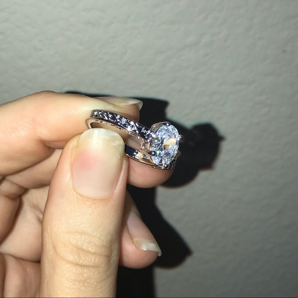 Very beautiful size 8 ring